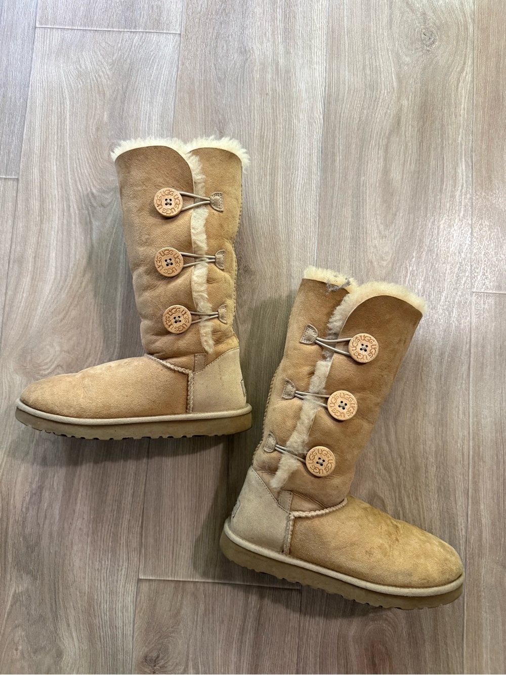UGG Australia Classic Sheepskin Boots Chestnut Size 7